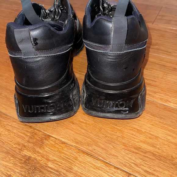 Authentic Men Louis Vuitton Sneaker - Picture 4 of 8